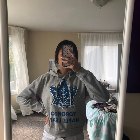 Toronto maple leafs hoodie - Picture 2 of 2